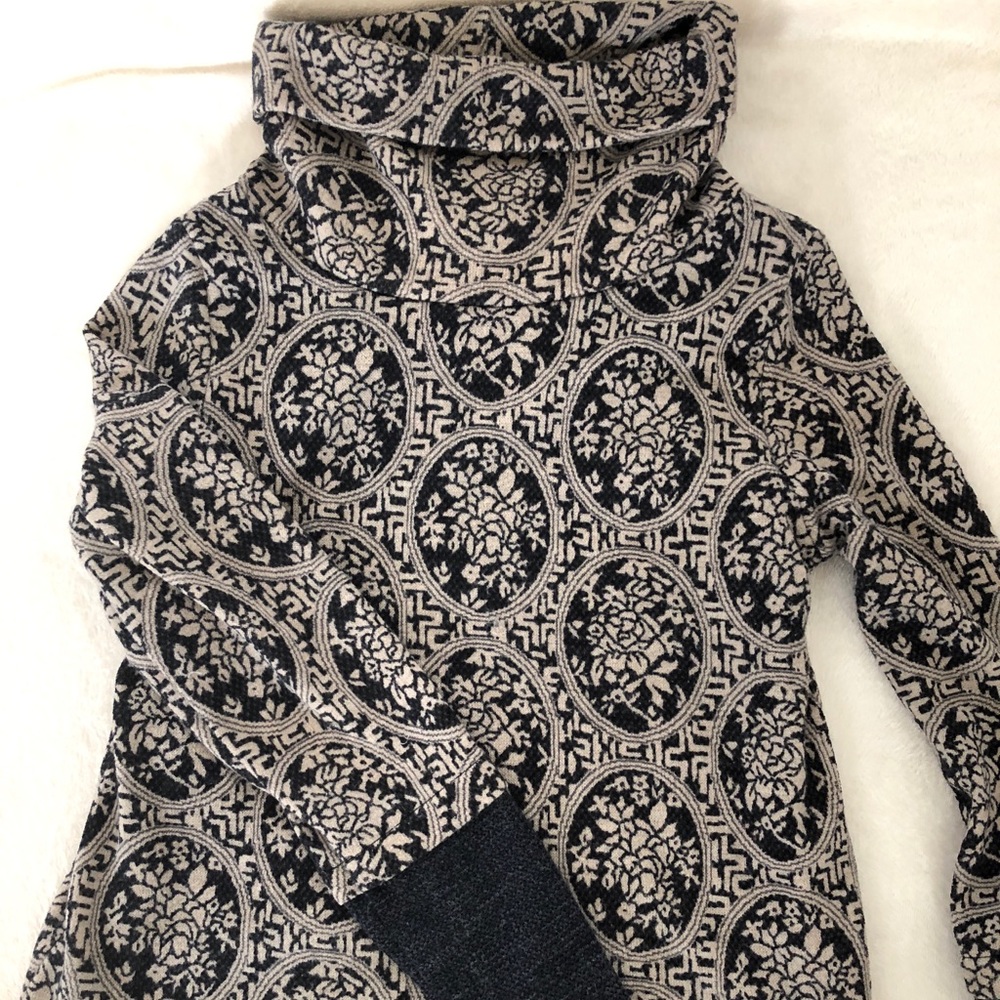 Anac by Kimi Sweater